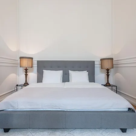 Andrassy 28, Next To Opera, Parking Apartment Budapest