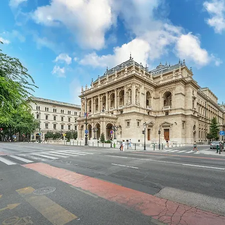 Andrassy 28, Next To Opera Budapest