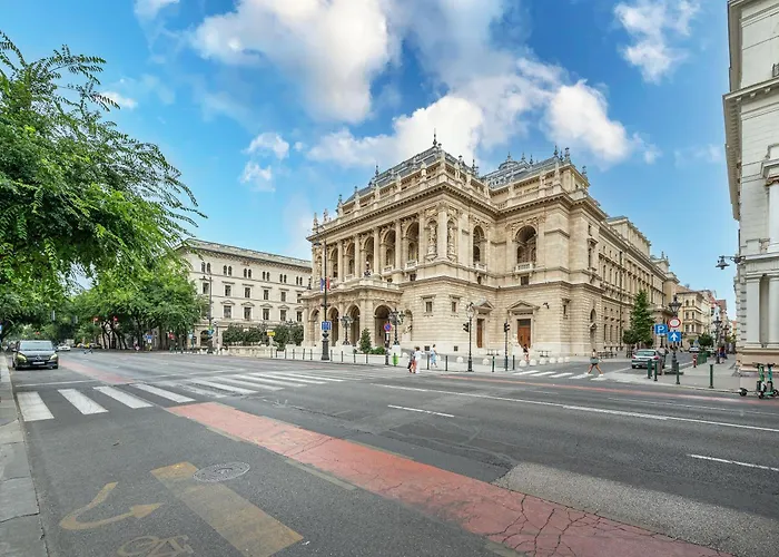 Andrassy 28, Next To Opera 부다페스트